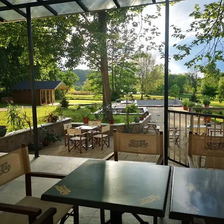 Varga Guest house Orfu