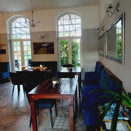 Varga Guest house Orfu